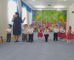 Международный женский день, 8 марта, праздник в детском саду Международный женский день, 8 марта, праздник в детском саду.